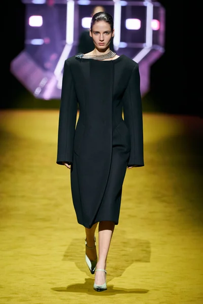 Look 9